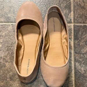 Lucky Brand Women's Beige Slip-On Flats